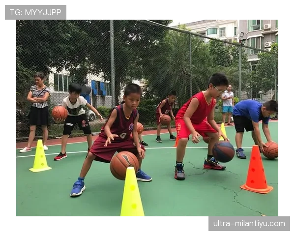 篮球运球变向的正确姿势与规则讲解,新手必学技巧 篮球运球变向的正确姿势与规则讲解,新手必学技巧